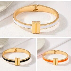 Elegant Gold and White Bracelet